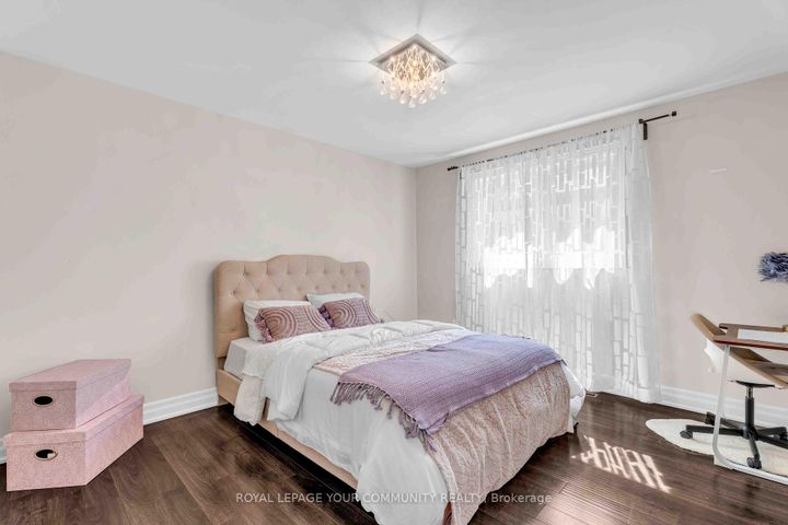 Photo 35 at 50 Waltham Crescent, Doncrest, Richmond Hill