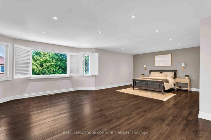 Photo 37 at 50 Waltham Crescent, Doncrest, Richmond Hill