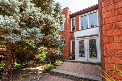 Photo 5 at 50 Waltham Crescent, Doncrest, Richmond Hill