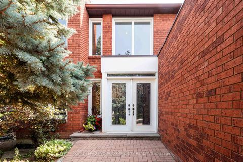 Photo 10 at 50 Waltham Crescent, Doncrest, Richmond Hill