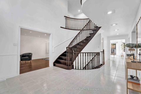 Photo 11 at 50 Waltham Crescent, Doncrest, Richmond Hill