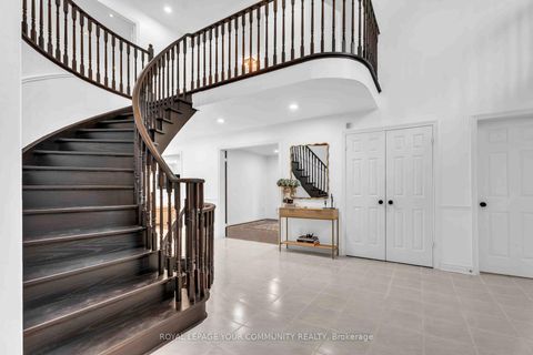 Photo 12 at 50 Waltham Crescent, Doncrest, Richmond Hill