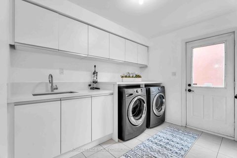 Photo 14 at 50 Waltham Crescent, Doncrest, Richmond Hill Photo 14 at 50 Waltham Crescent, Doncrest, Richmond Hill