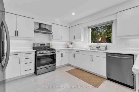 Photo 24 at 50 Waltham Crescent, Doncrest, Richmond Hill