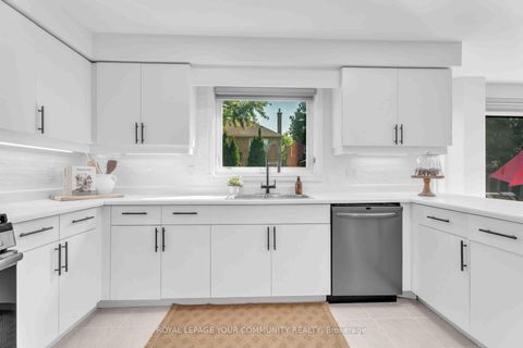 Photo 25 at 50 Waltham Crescent, Doncrest, Richmond Hill