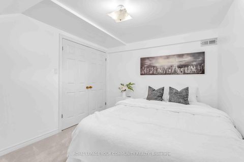 Photo 31 at 50 Waltham Crescent, Doncrest, Richmond Hill