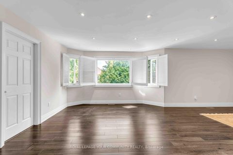 Photo 36 at 50 Waltham Crescent, Doncrest, Richmond Hill