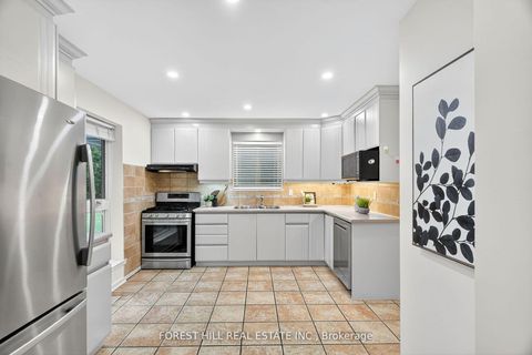 Photo 4 at 187 - 19 Snowshoe Mill Way, Windfields, Toronto
