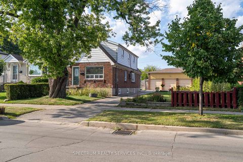 Photo 2 at 906 Glencairn Avenue, Glen Park, Toronto