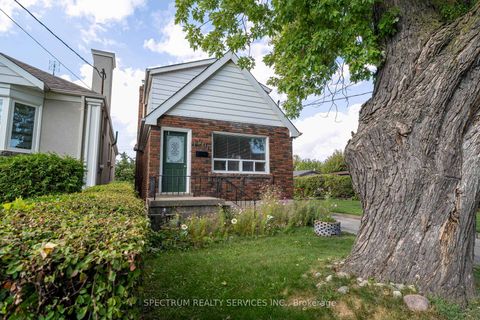 Photo 3 at 906 Glencairn Avenue, Glen Park, Toronto