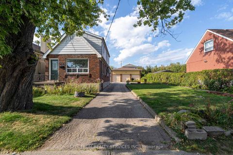 Photo 4 at 906 Glencairn Avenue, Glen Park, Toronto