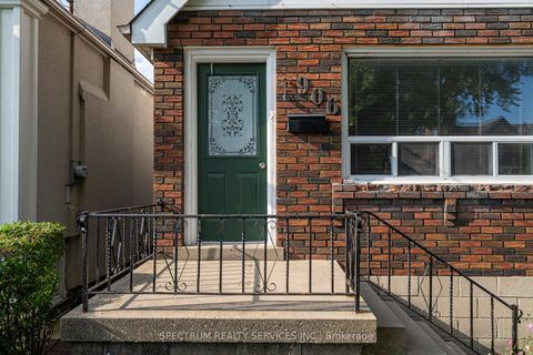 Photo 6 at 906 Glencairn Avenue, Glen Park, Toronto