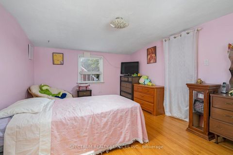 Photo 22 at 906 Glencairn Avenue, Glen Park, Toronto