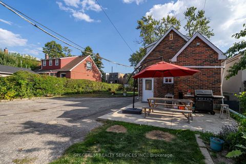 Photo 36 at 906 Glencairn Avenue, Glen Park, Toronto