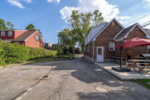 Photo 37 at 906 Glencairn Avenue, Glen Park, Toronto Photo 37 at 906 Glencairn Avenue, Glen Park, Toronto