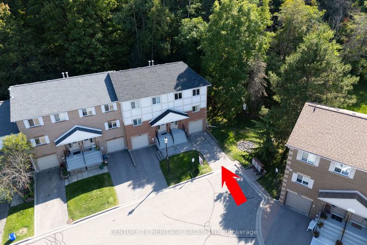 Photo 1 at 654 Gibney Crescent, Summerhill Estates, Newmarket