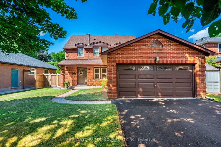 Photo 1 at 6 Lilac Court, Ancaster, Hamilton