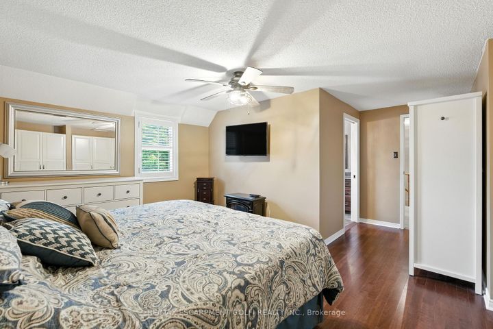 Photo 13 at 6 Lilac Court, Ancaster, Hamilton