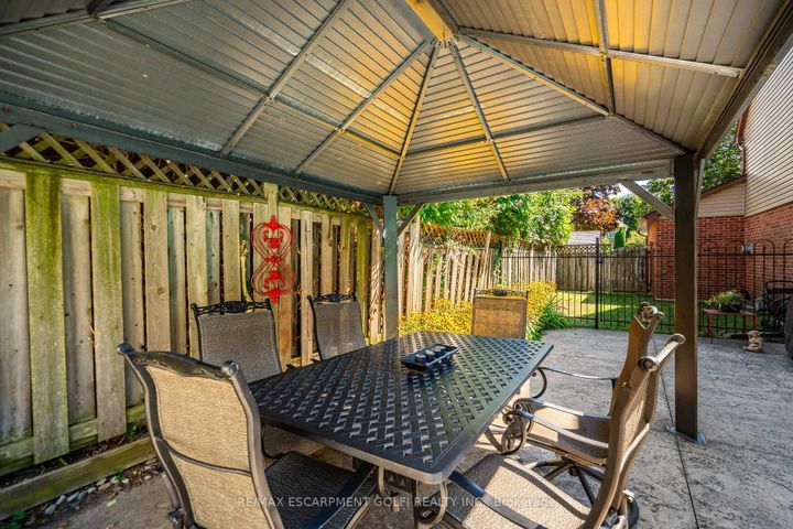 Photo 26 at 6 Lilac Court, Ancaster, Hamilton