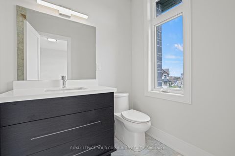 Photo 34 at 2 Bunn Court, Bayview Northeast, Aurora