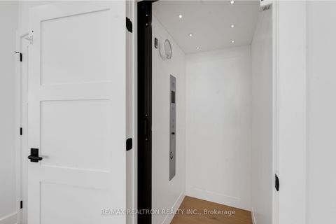 Photo 23 at PENTHOUSE - 3803 - 2916 Highway 7 Road, Concord, Vaughan