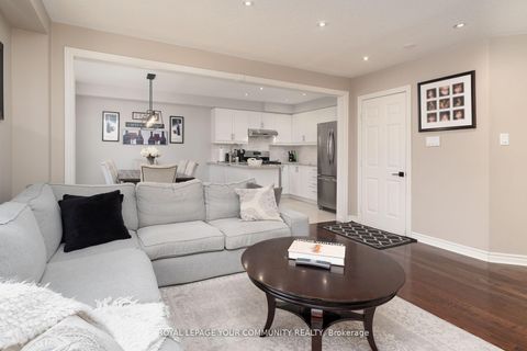 Photo 7 at 86 Corkwood Crescent, Maple, Vaughan