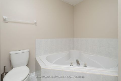 Photo 24 at 86 Corkwood Crescent, Maple, Vaughan Photo 24 at 86 Corkwood Crescent, Maple, Vaughan