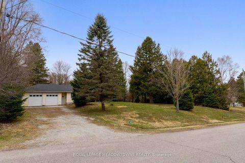 Photo 7 at 208 Martin Street, King City, King