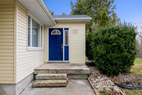Photo 10 at 208 Martin Street, King City, King