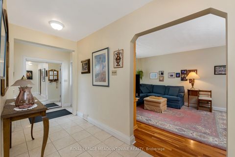 Photo 13 at 208 Martin Street, King City, King