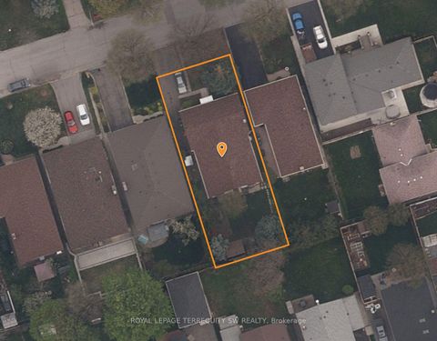 Photo 3 at 19 Hawthorne Road, The Westway, Toronto