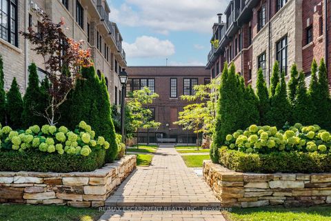Photo 2 at 42 - 79 Elder Avenue, Long Branch, Toronto
