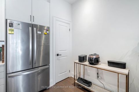 Photo 5 at 42 - 79 Elder Avenue, Long Branch, Toronto