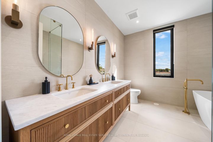 Photo 26 at 38 Evergreen Gardens, Leaside, Toronto