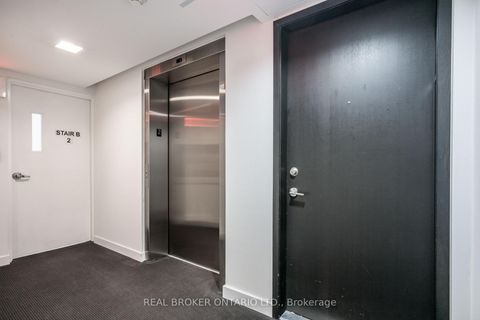Photo 3 at 201 - 500 Wellington Street W, Waterfront Communities C1, Toronto