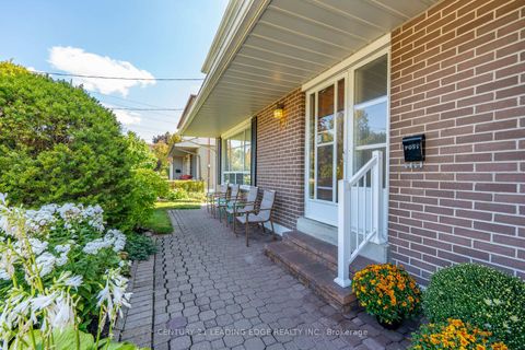 Photo 2 at 69 EAST WILLOW Gate, Rouge E10, Toronto