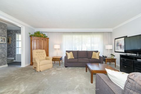 Photo 5 at 69 EAST WILLOW Gate, Rouge E10, Toronto
