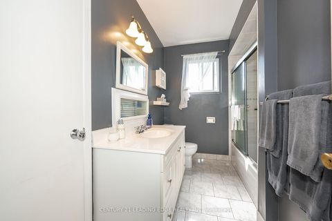 Photo 14 at 69 EAST WILLOW Gate, Rouge E10, Toronto