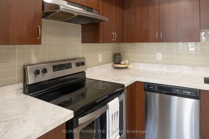 Photo 4 at 120 - 250 Sunny Meadow Boulevard, Wellington, Brampton