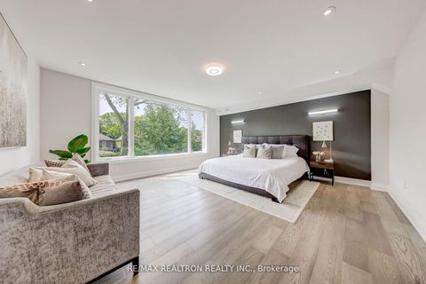 Photo 14 at 523 Briar Hill Avenue, Forest Hill North, Toronto