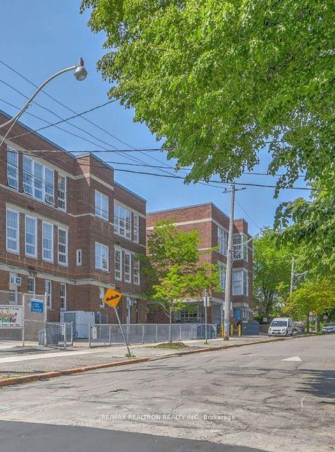 Photo 37 at 523 Briar Hill Avenue, Forest Hill North, Toronto
