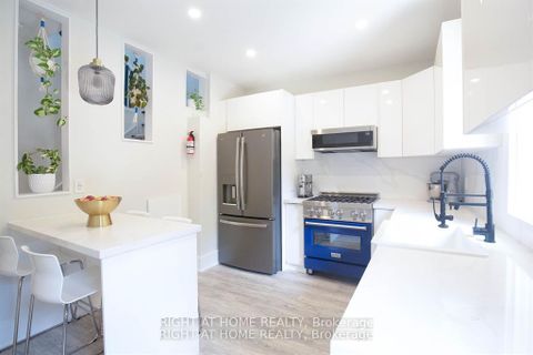 Photo 8 at 269 Prospect Street, College Manor, Newmarket