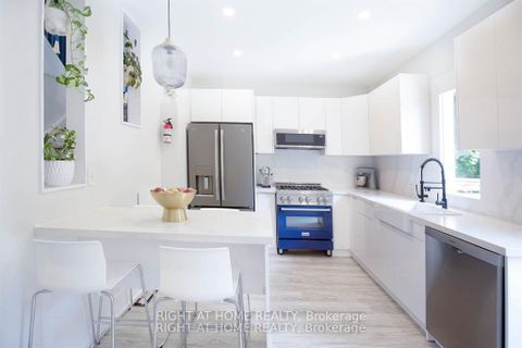 Photo 9 at 269 Prospect Street, College Manor, Newmarket