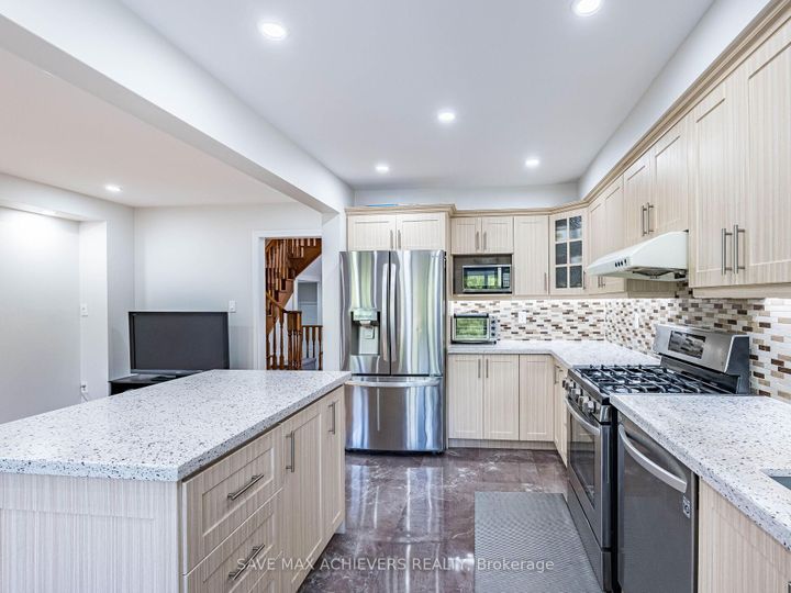 Photo 18 at 65 Eastview Gate, Bram East, Brampton