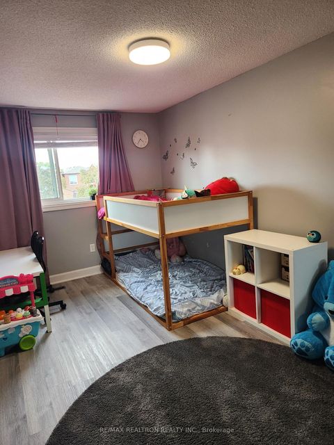 Photo 9 at 89 Rejane Crescent, Yorkhill, Vaughan