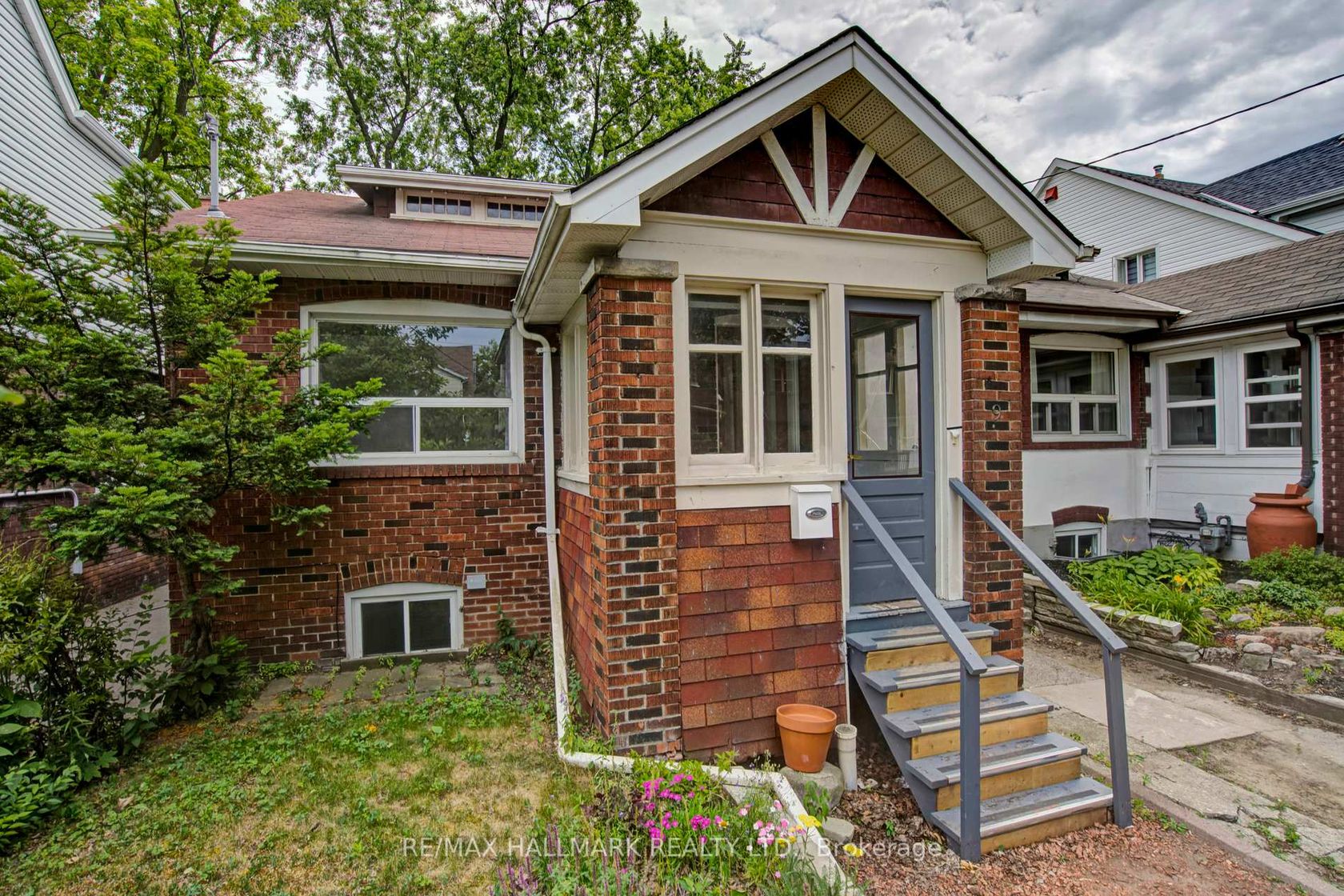 9 Costain Avenue, Danforth, Toronto 