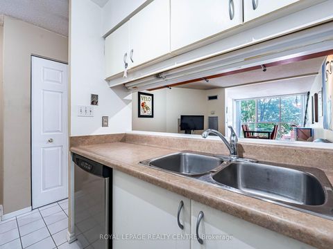 Photo 9 at 402 - 20 Southport Street, Swansea, Toronto