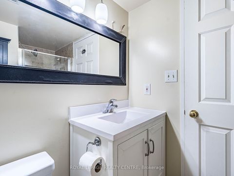 Photo 17 at 402 - 20 Southport Street, Swansea, Toronto