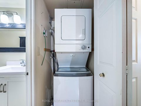 Photo 24 at 402 - 20 Southport Street, Swansea, Toronto