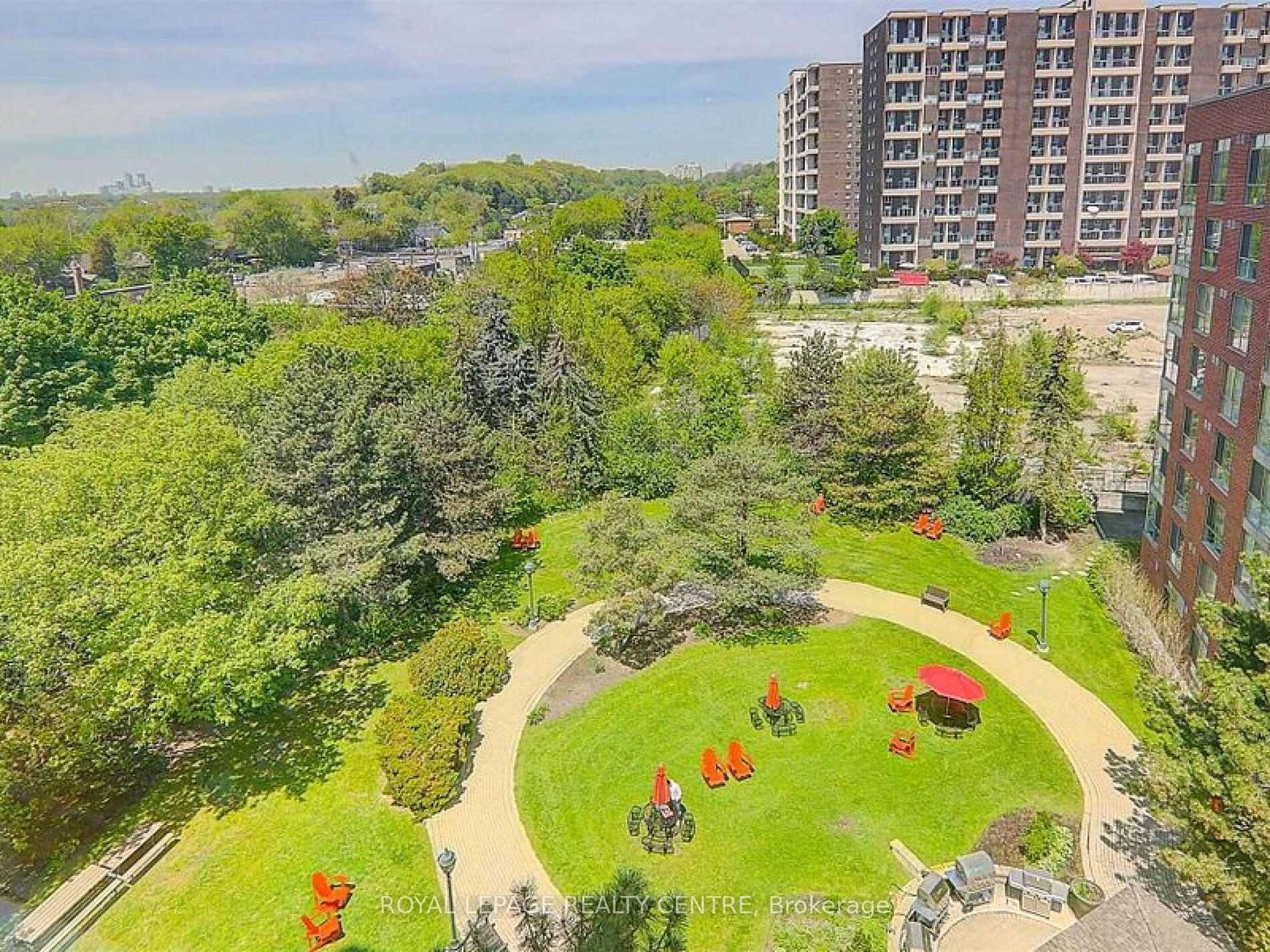 402 - 20 Southport Street, Swansea, Toronto 